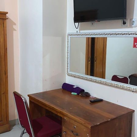Wisma Reza Palopo Motell Exteriör bild